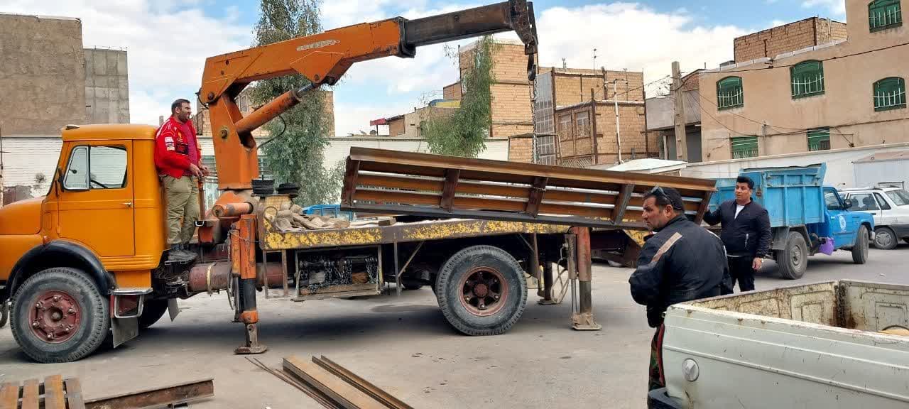  سرپرست شهرداری: تهیه و ساخت پل های فلزی معابر شهر فرون آباد ادامه دارد