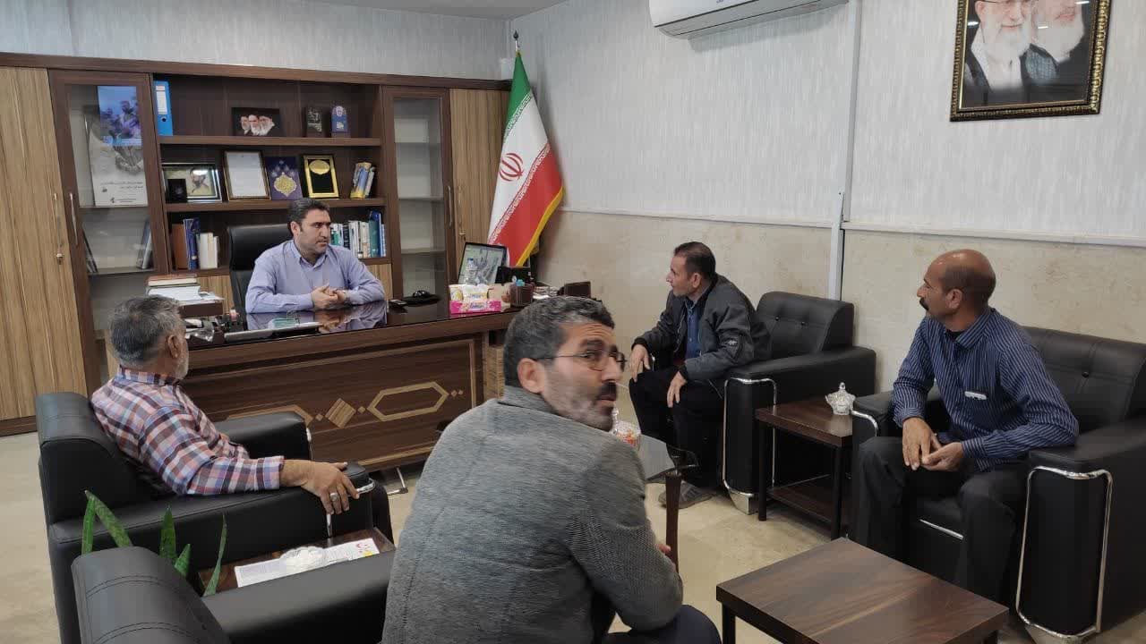  مسائل و مشکلات تاکسی داران خطوط داخلی شهر فرون آباد بررسی شد