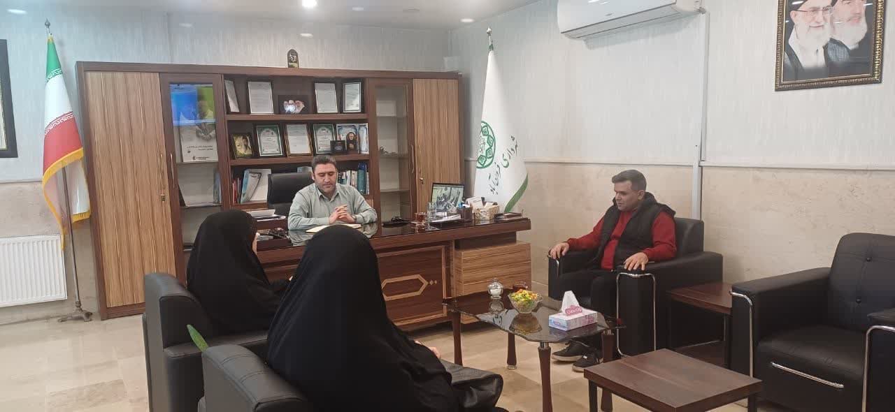 شهردار فرون آباد: ترویج فرهنگ دوستی با کتاب نیاز همیشگی جامعه است 