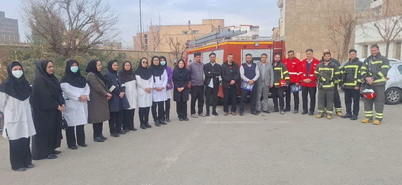  شهردار فرون آباد خبر داد؛ برگزاری مانور اطفای حریق در مرکز جامع سلامت شهر فرون آباد 