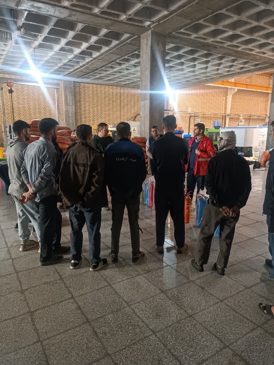  شهردار فرون آباد خبر داد؛ کلاس آموزش آشنایی با خاموش کننده های دستی برگزار شد