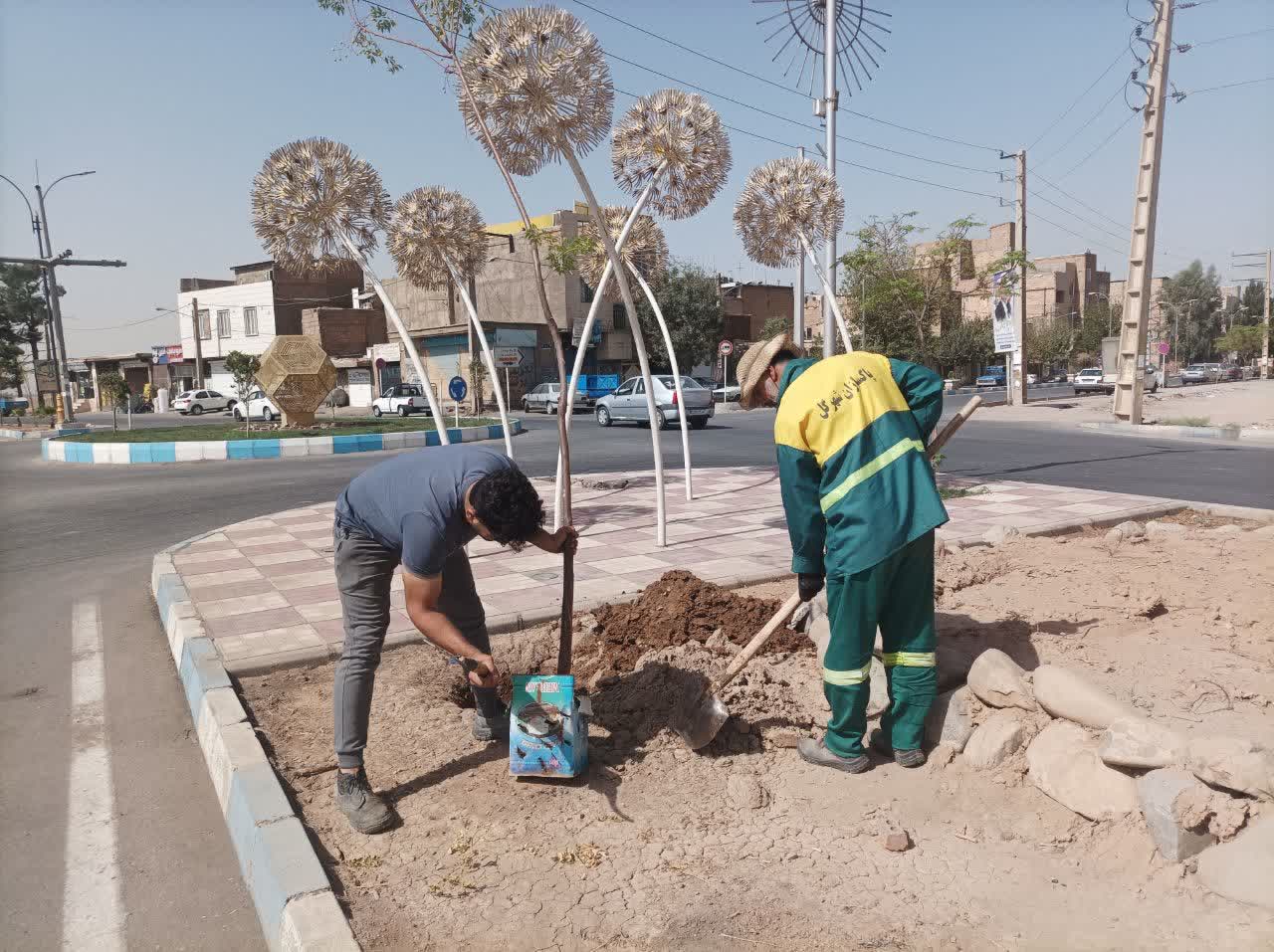 بهره‌مندی شهروندان از فضای سبز از جمله نیازهای مهم شهروندی است / حفظ و نگهداری عرصه‌های فضای سبز جزو اولویت‌های کاری است 