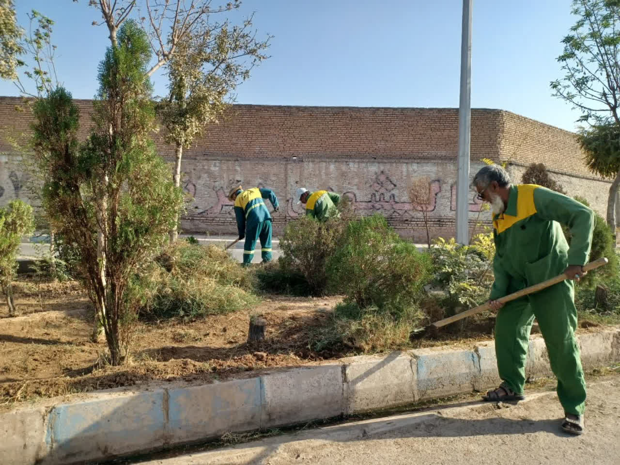 تغییر چهره شهری با رسیدگی به بوستان ها / آغاز روند بهسازی بوستان های شهری فرون آباد