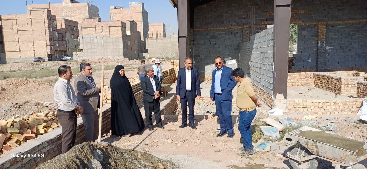  شهردار فرون آباد از عملیات احداث ساختمان اورژانس بازدید کرد