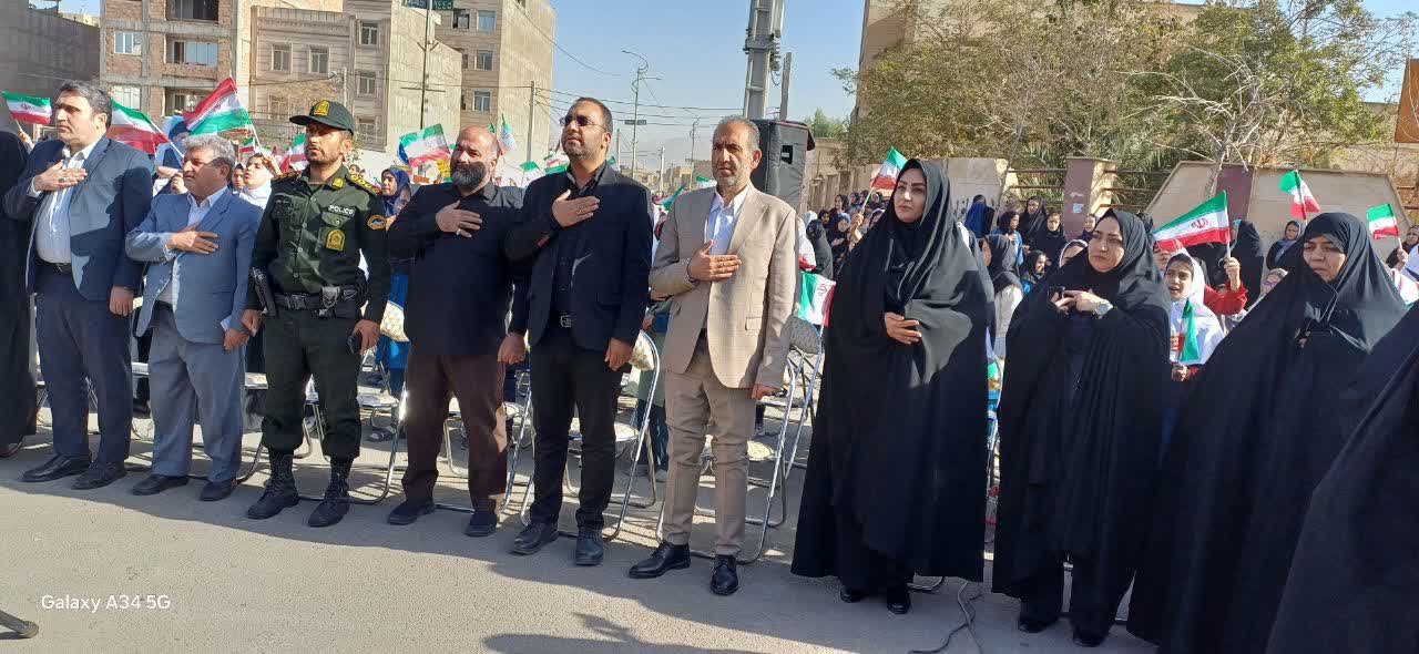  فریاد استکبارستیزی در شهر فرون آباد پیچید