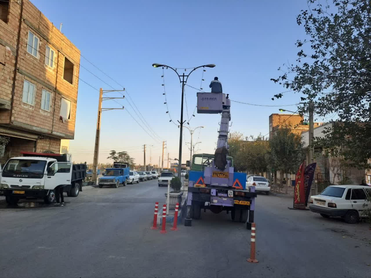 شهردار فرون آباد: با اجرای پروژه روشنایی معابر گام مهمی در راستای زیباسازی شهری برخواهیم داشت