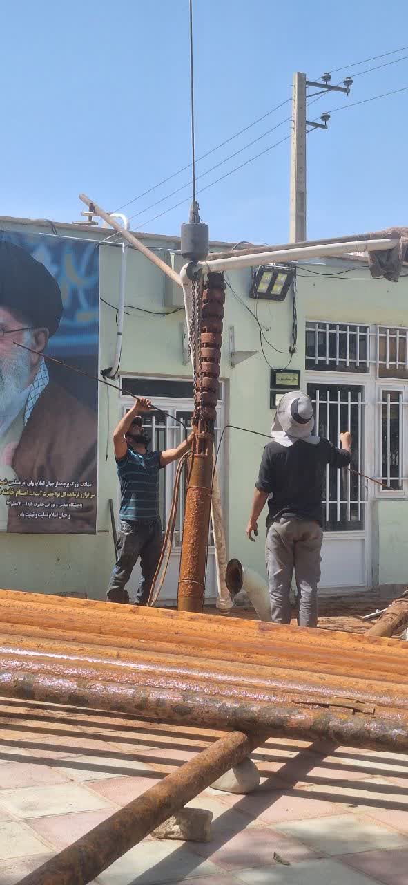  شهردار خبر داد؛ عملیات تعمیر چاه‌ آب خام فضای سبز شهرداری فرون آباد انجام شد