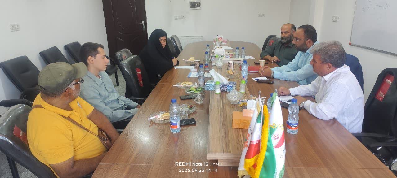 نشست صمیمانه رییس و اعضای شورای شهر فرون آباد با اصحاب رسانه