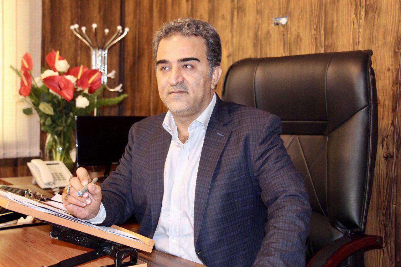  شهردار فرون آباد تاکید کرد: امیدواریم با خدمت خالصانه کارنامه عمل خود را درخشان کنیم