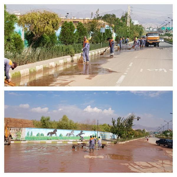  آغاز پاکسازی معابر سطح شهر فرون آباد پس از فروکش کردن سیلاب شب گذشته